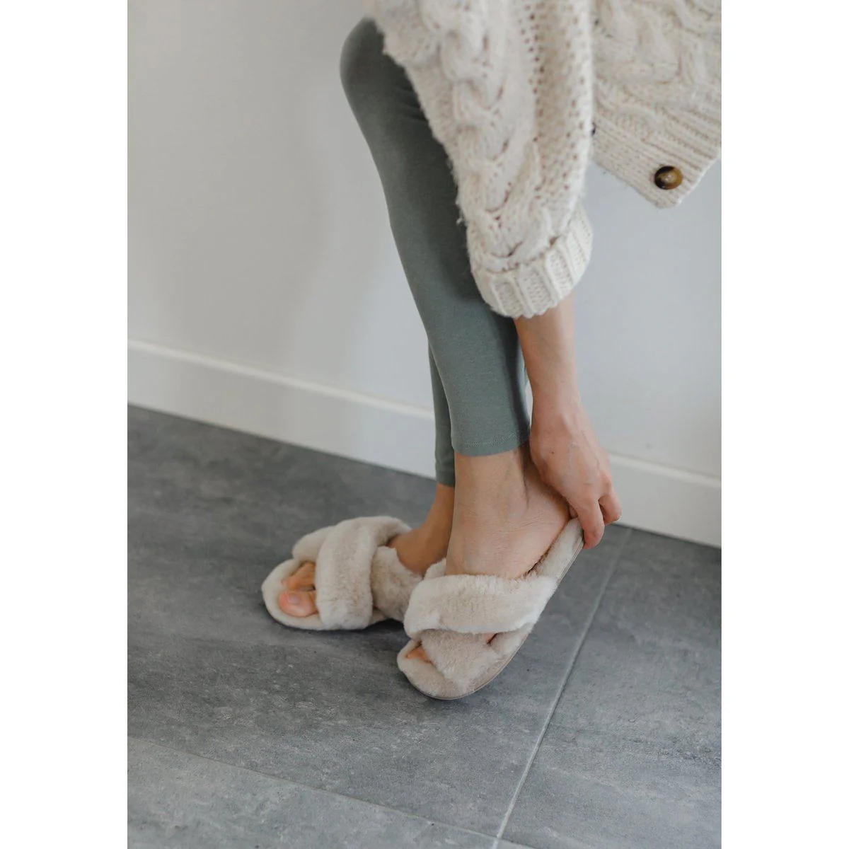Delilah Ladies Sheepskin Slider Slippers - Oyster - Image 3